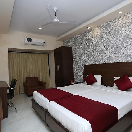 Hotel Railview Bhubaneswar Exteriör bild