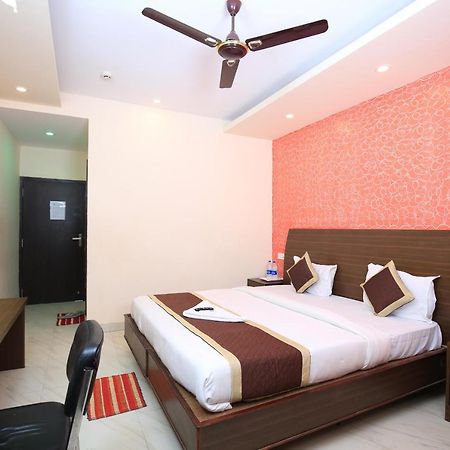 Hotel Railview Bhubaneswar Exteriör bild