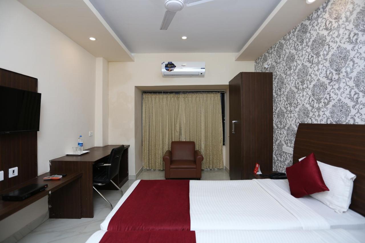 Hotel Railview Bhubaneswar Exteriör bild