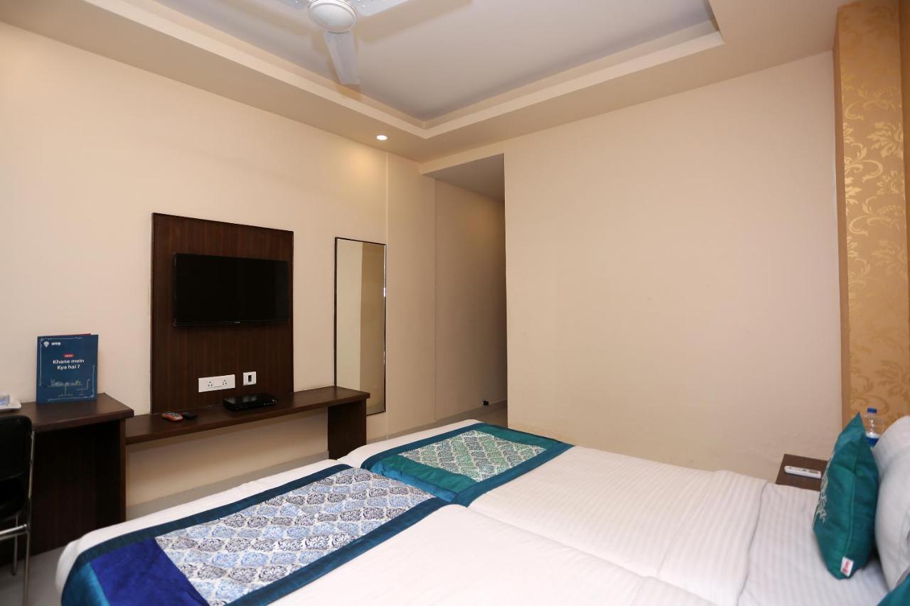 Hotel Railview Bhubaneswar Exteriör bild