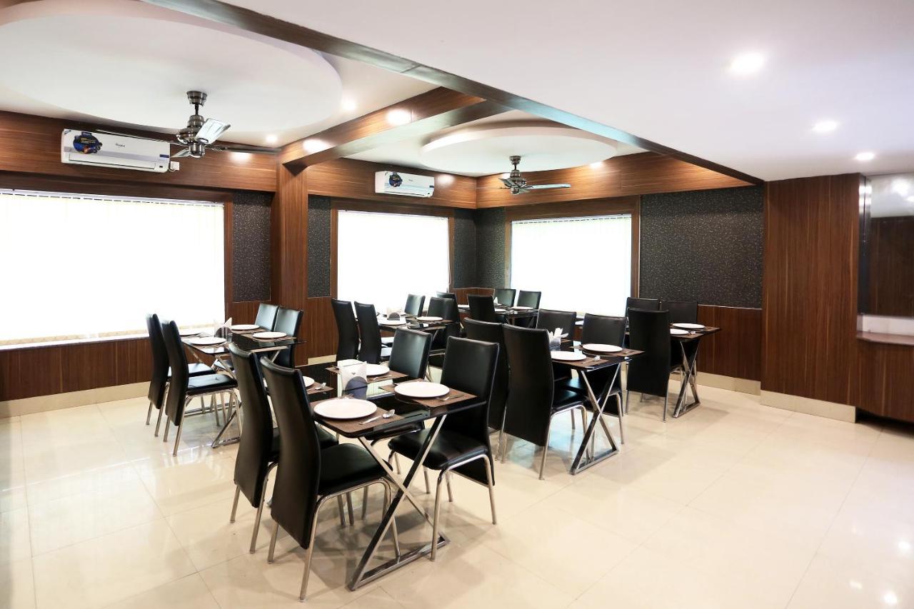 Hotel Railview Bhubaneswar Exteriör bild