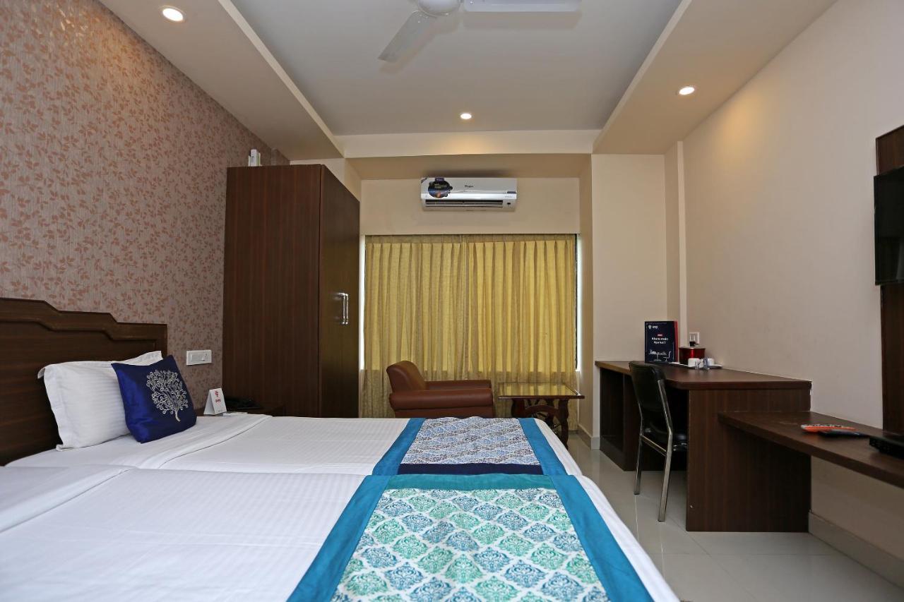 Hotel Railview Bhubaneswar Exteriör bild