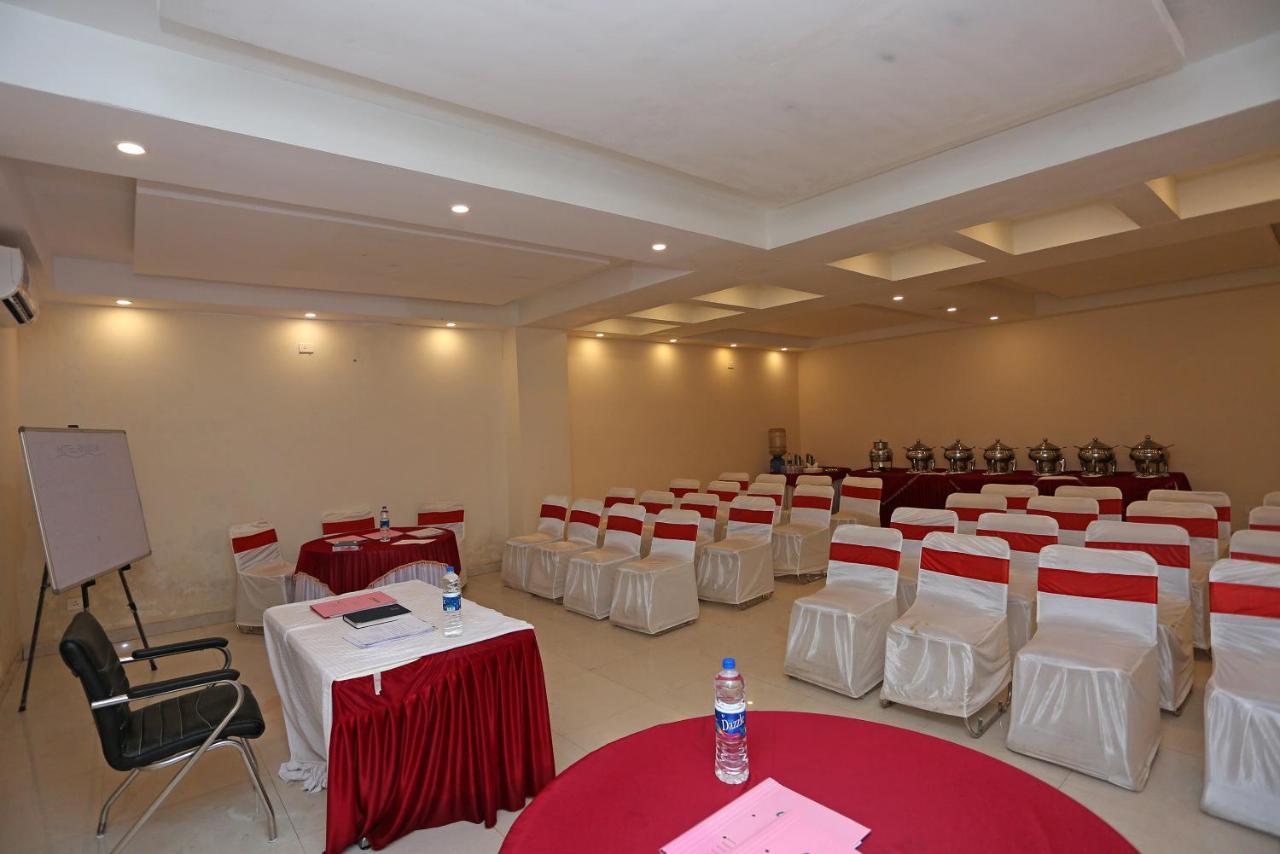 Hotel Railview Bhubaneswar Exteriör bild