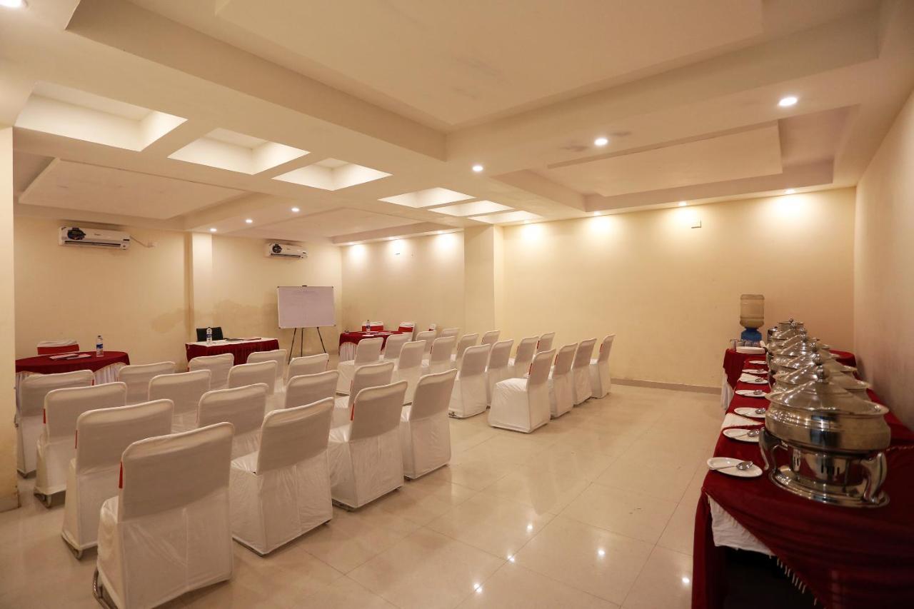 Hotel Railview Bhubaneswar Exteriör bild
