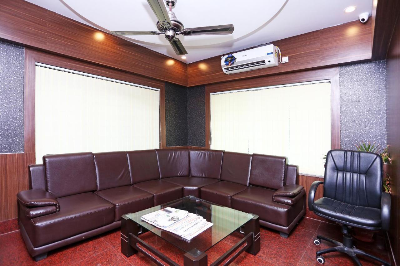 Hotel Railview Bhubaneswar Exteriör bild