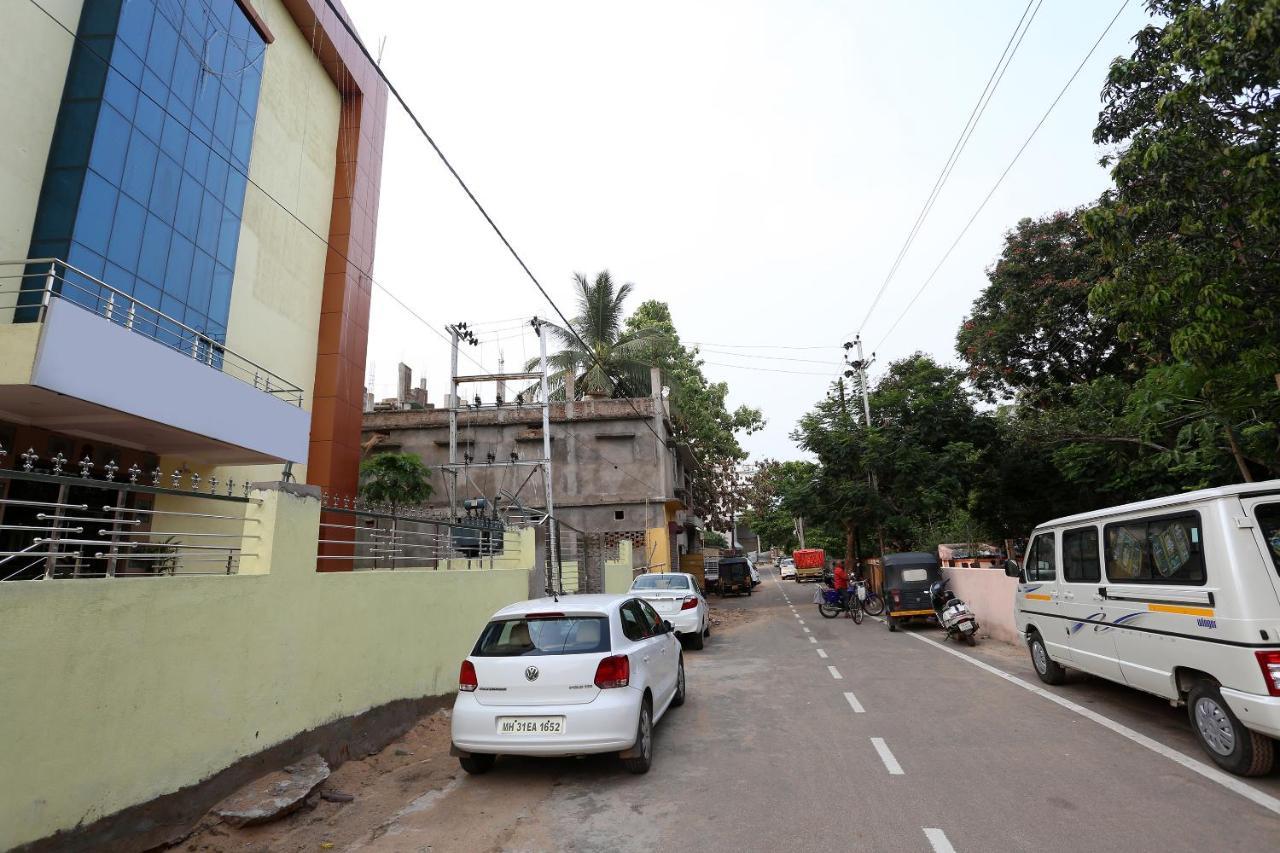 Hotel Railview Bhubaneswar Exteriör bild