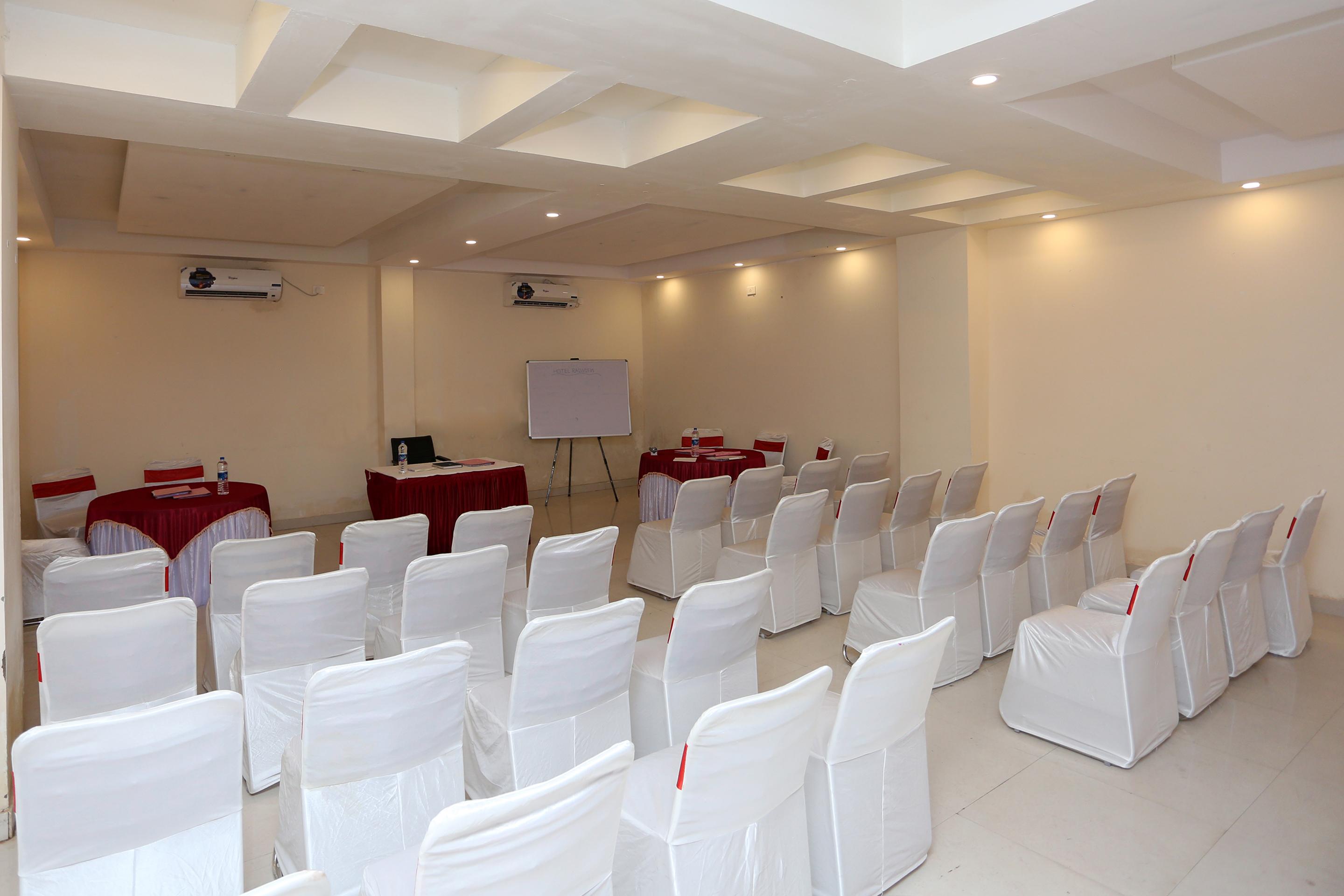 Hotel Railview Bhubaneswar Exteriör bild