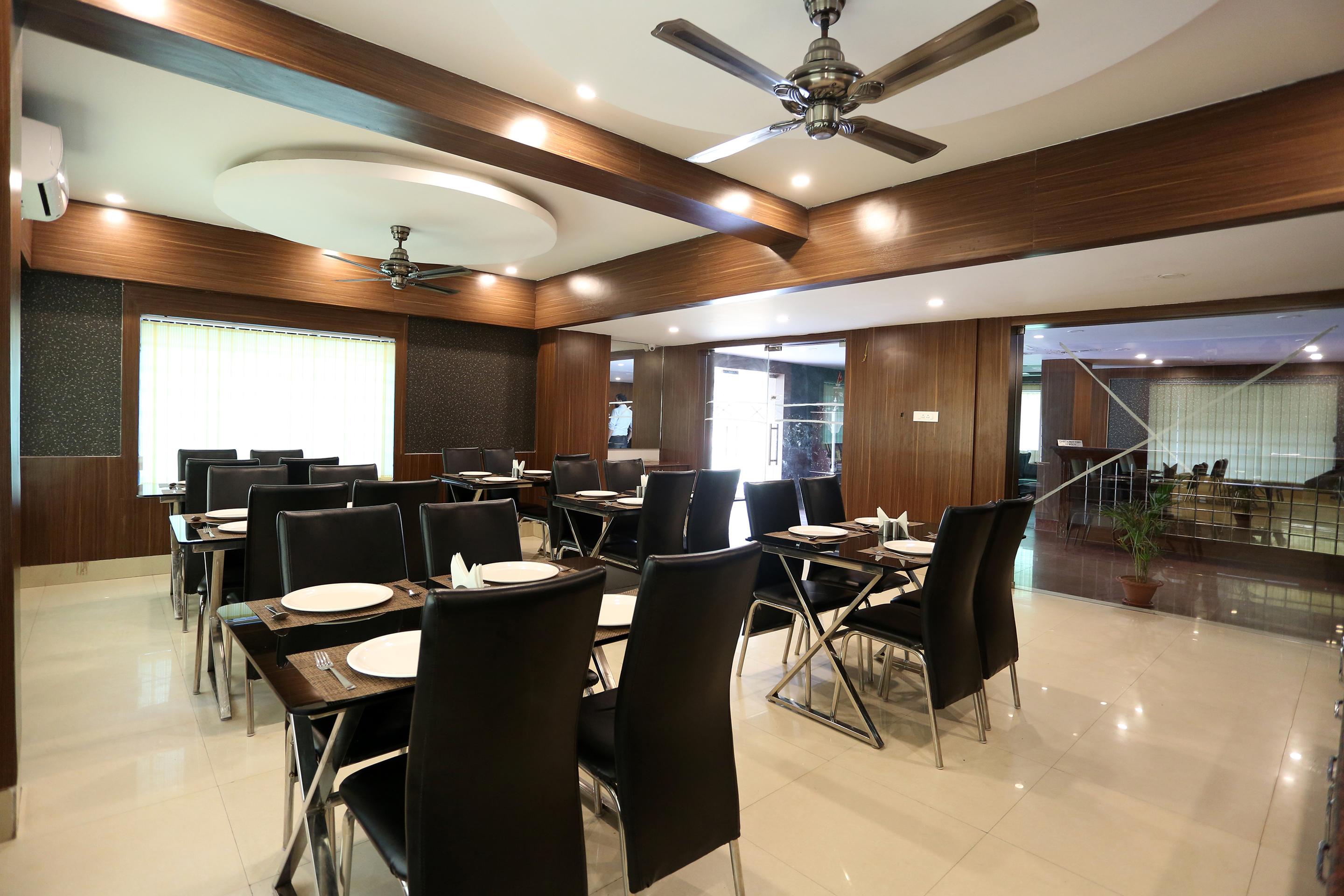 Hotel Railview Bhubaneswar Exteriör bild